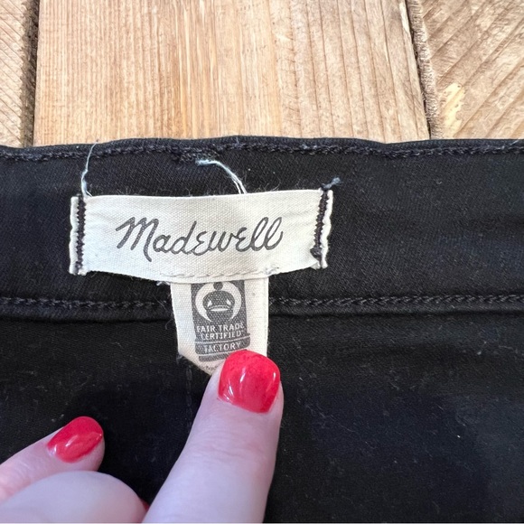 Madewell 9” Mid-Rise Button Fly Skinny Stretch Jeans in Dark Black Wash - Picture 6 of 13